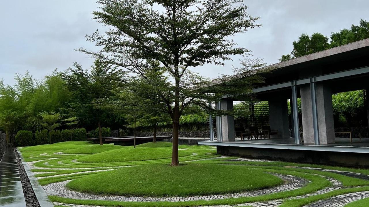 Life At Repose- Lake Villas Resort & Club Chor Warodra Luaran gambar