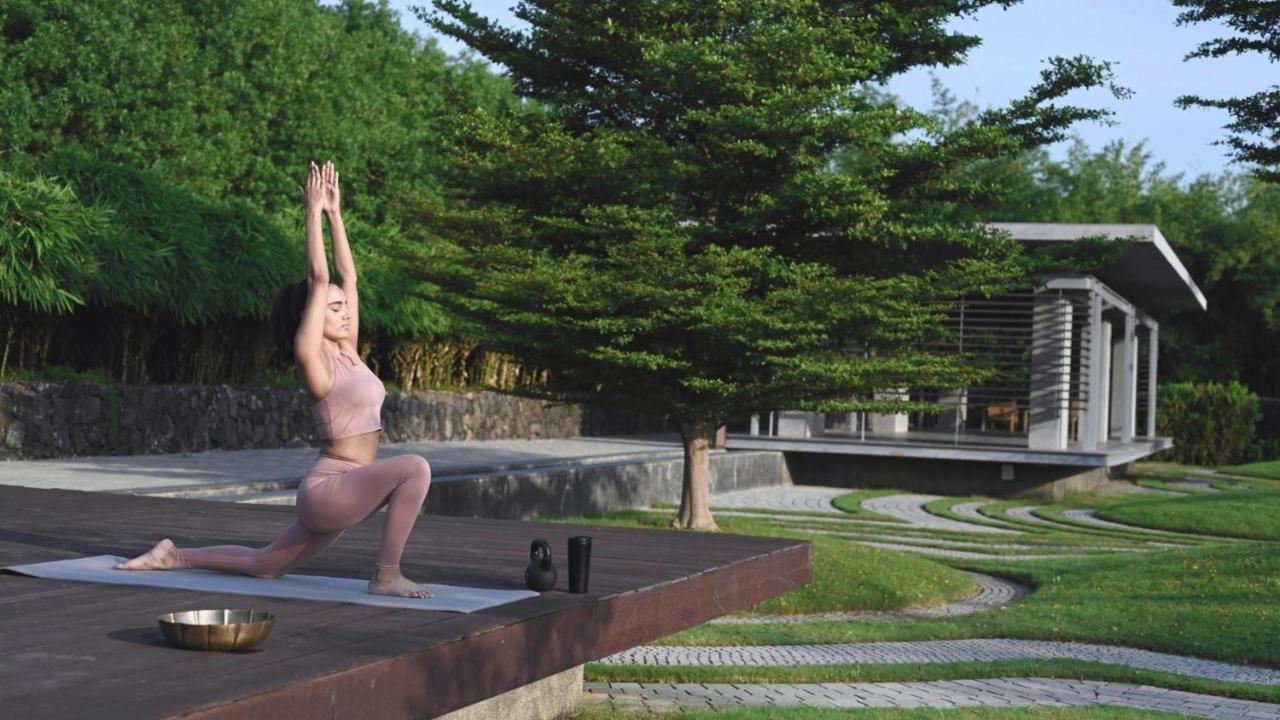 Life At Repose- Lake Villas Resort & Club Chor Warodra Luaran gambar